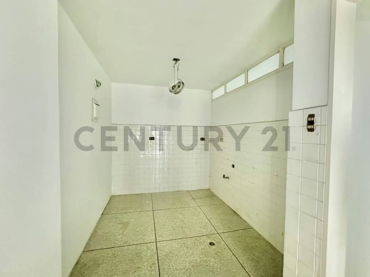 JCC - SE VENDE APARTAMENTO CON ALTO POTENCIAL PARA REMODELAR EN SU TOTALIDAD - 5