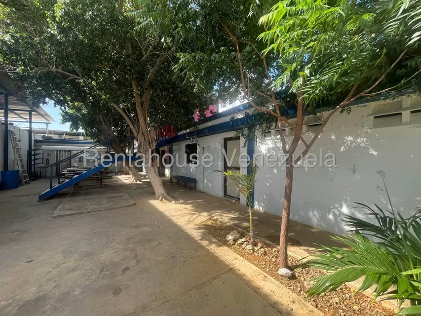 Comercial (Galpon - Deposito) en Alquiler en Punto Fijo, Falcon - 11