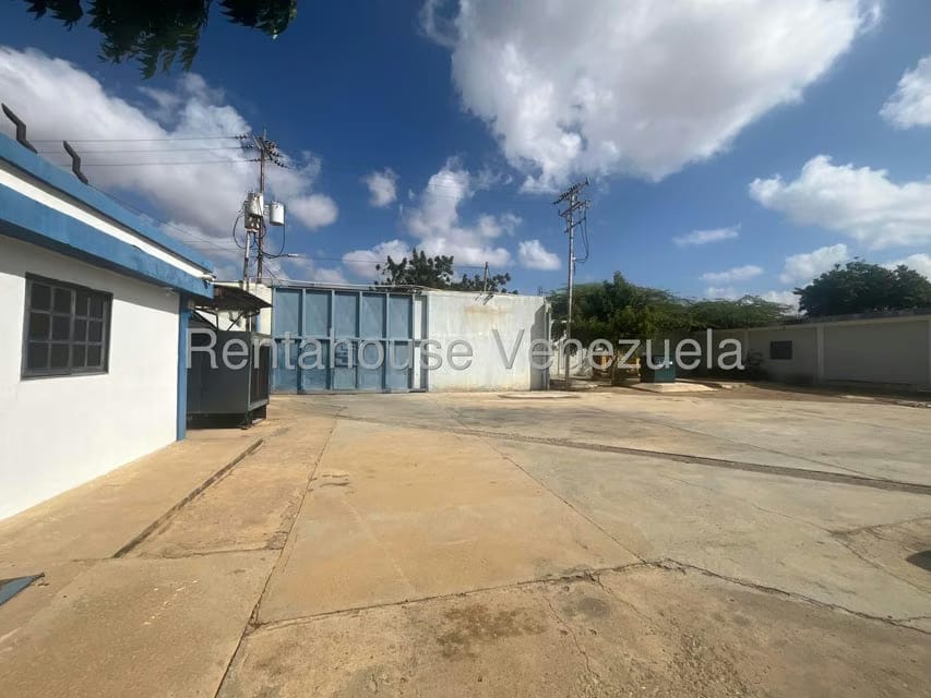 Comercial (Galpon - Deposito) en Alquiler en Punto Fijo, Falcon - 12
