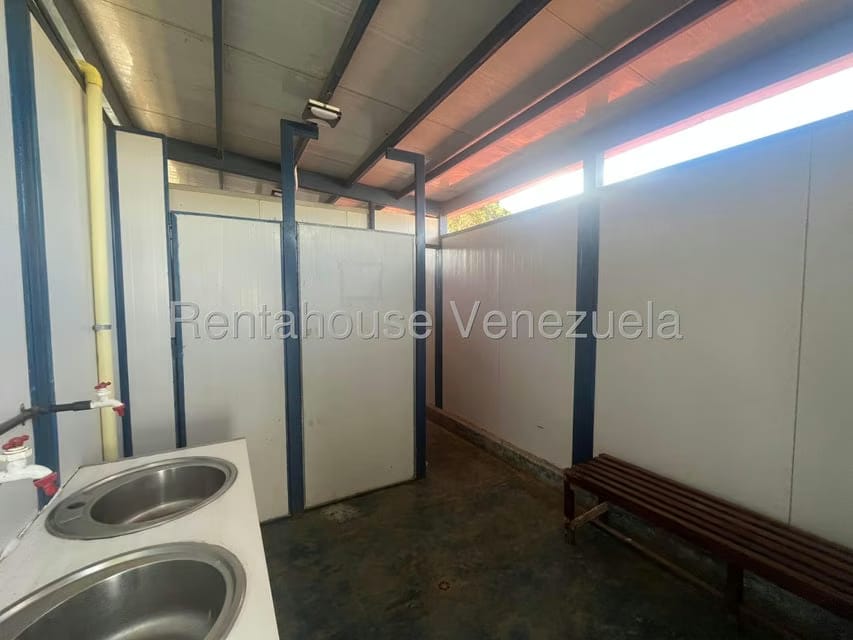 Comercial (Galpon - Deposito) en Alquiler en Punto Fijo, Falcon - 19