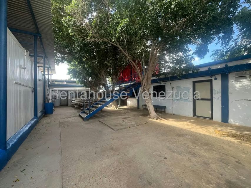 Comercial (Galpon - Deposito) en Alquiler en Punto Fijo, Falcon - 8