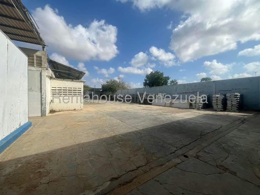 Comercial (Galpon - Deposito) en Alquiler en Punto Fijo, Falcon - 10