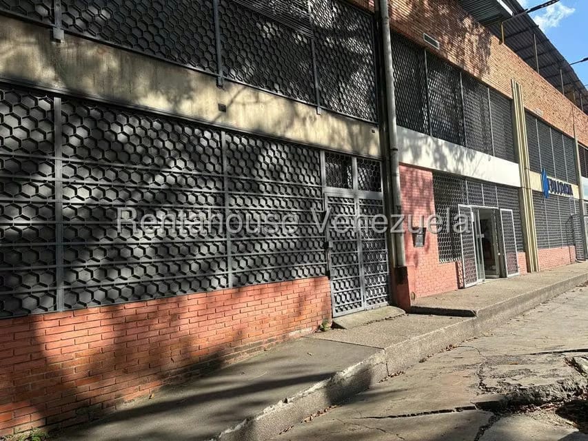 Comercial (Galpon - Deposito) en Alquiler en Catia, Distrito Metropolitano