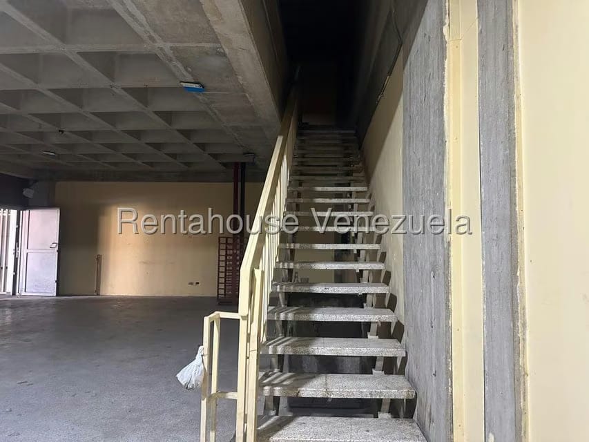 Comercial (Galpon - Deposito) en Alquiler en Catia, Distrito Metropolitano - 11