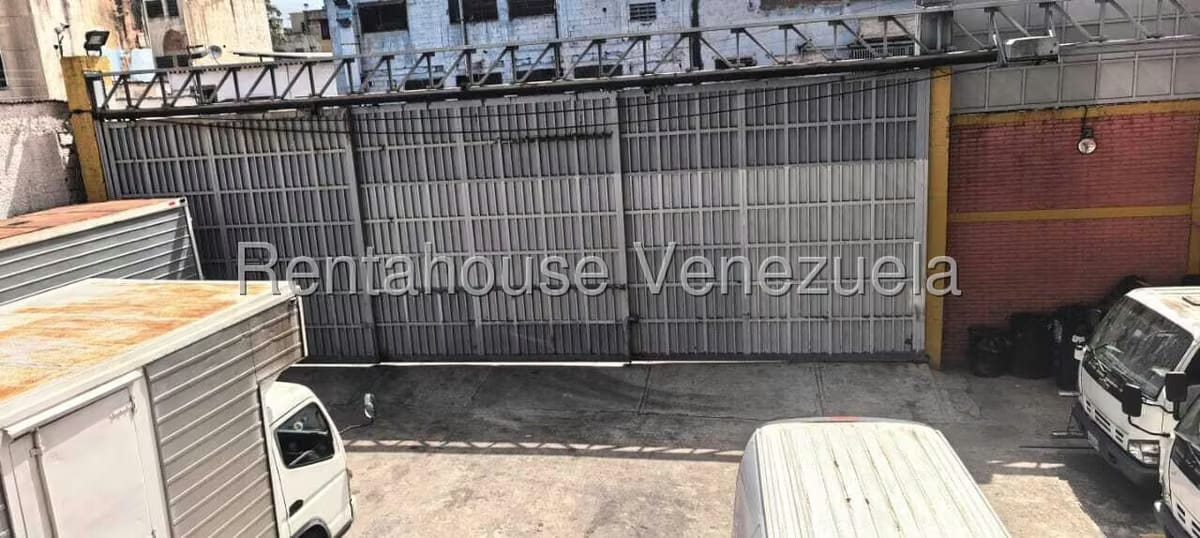 Comercial (Galpon - Deposito) en Alquiler en Catia, Distrito Metropolitano - 23