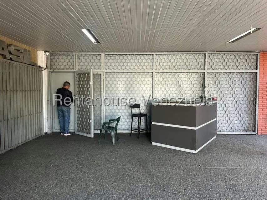 Comercial (Galpon - Deposito) en Alquiler en Catia, Distrito Metropolitano - 6