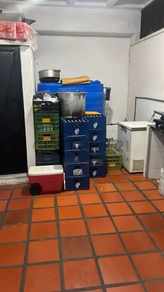 Excelente local de 150 mts2 en venta en el Centro Comercial Refugio. - 13