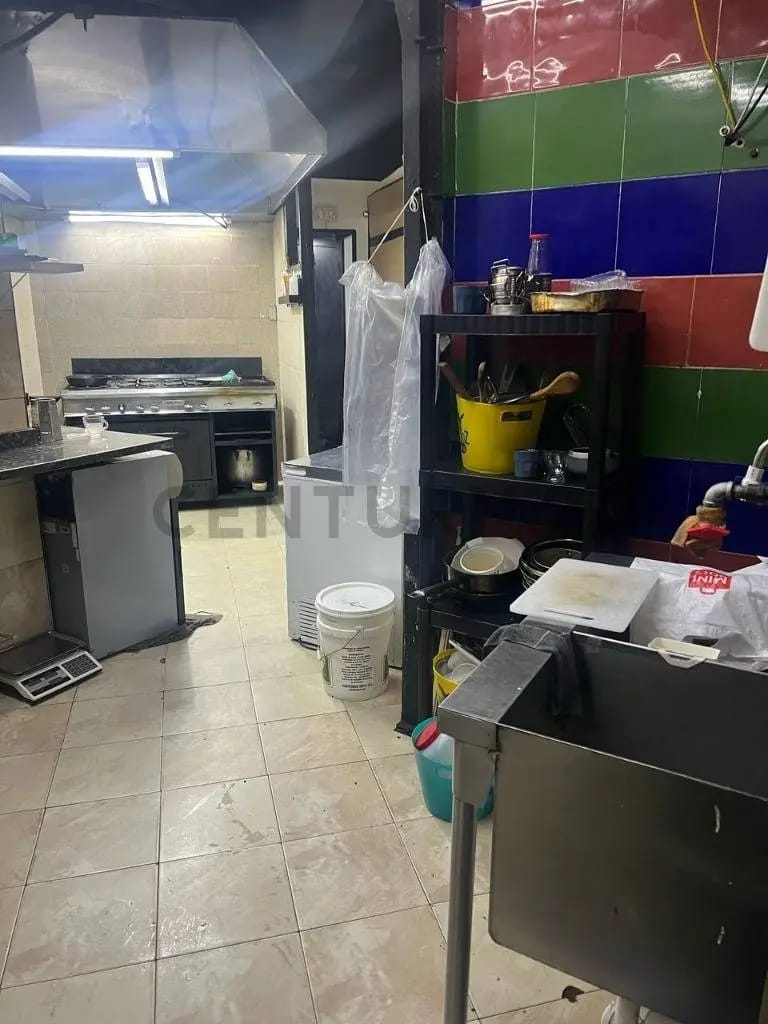 Excelente local de 150 mts2 en venta en el Centro Comercial Refugio. - 15