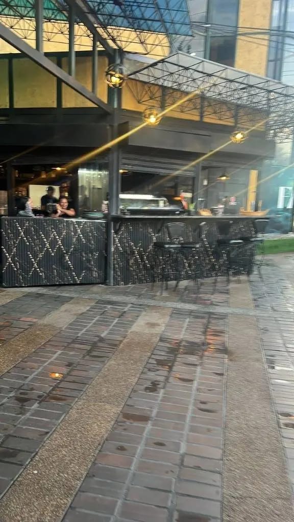 Excelente local de 150 mts2 en venta en el Centro Comercial Refugio. - 20