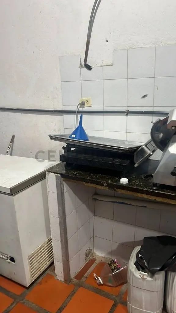 Excelente local de 150 mts2 en venta en el Centro Comercial Refugio. - 10