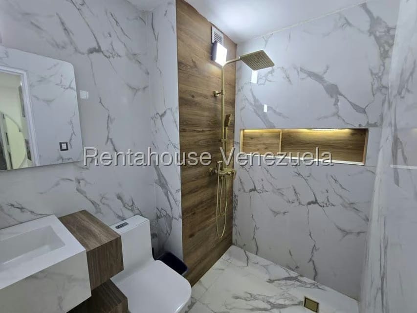 Apartamento (1 Nivel) en Venta en Playa Grande, Vargas - 12