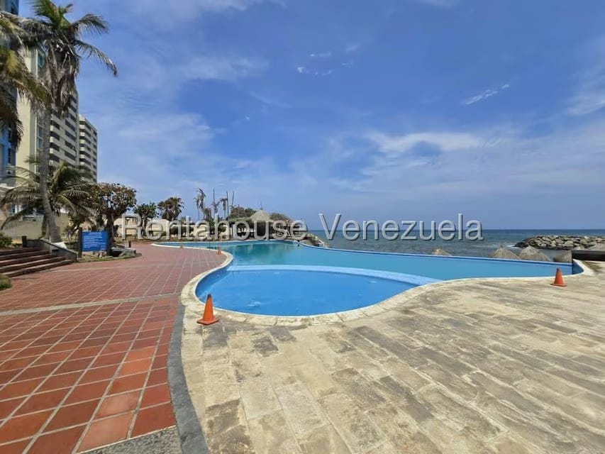 Apartamento (1 Nivel) en Venta en Playa Grande, Vargas - 16