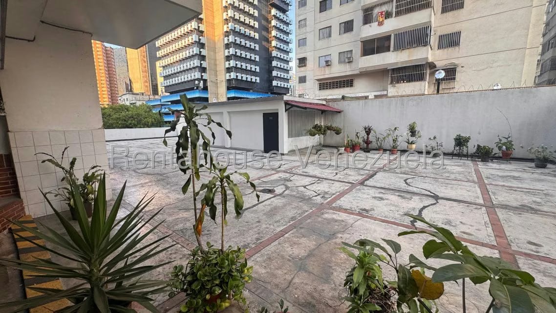 Apartamento (1 Nivel) en Venta en Parroquia La Candelaria, Distrito Metropolitano - 2