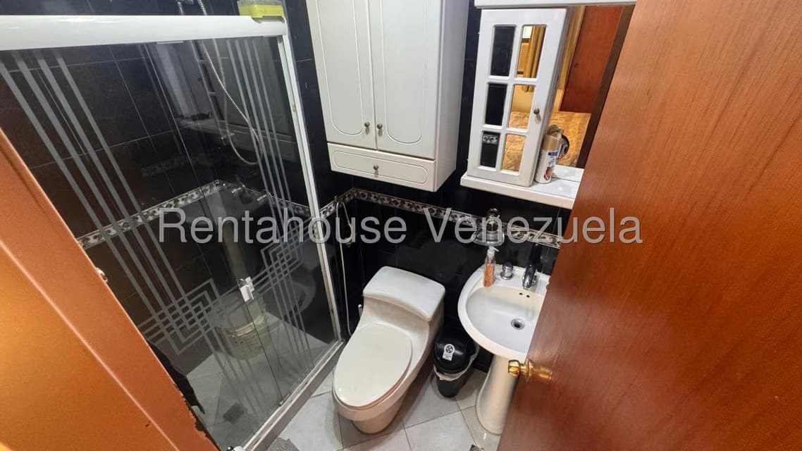 Apartamento (1 Nivel) en Venta en Parroquia La Candelaria, Distrito Metropolitano - 16