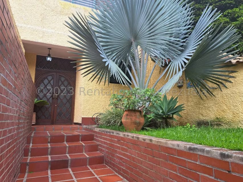 Casa (Multipes Niveles) en Venta en El Cafetal, Distrito Metropolitano - 2