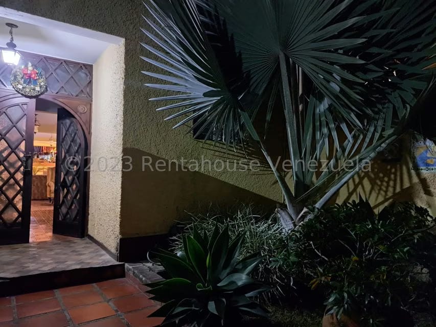 Casa (Multipes Niveles) en Venta en El Cafetal, Distrito Metropolitano - 3