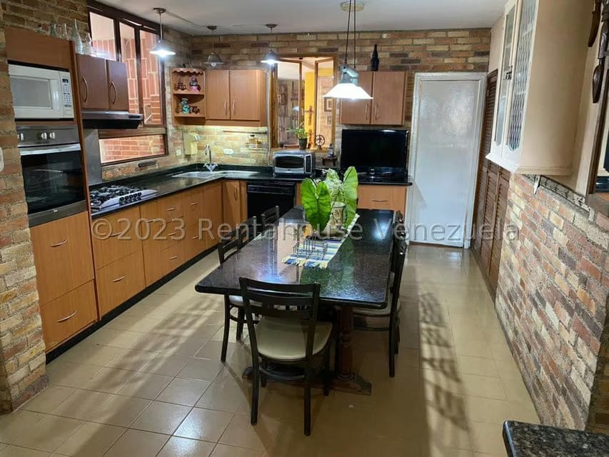 Casa (Multipes Niveles) en Venta en El Cafetal, Distrito Metropolitano - 21