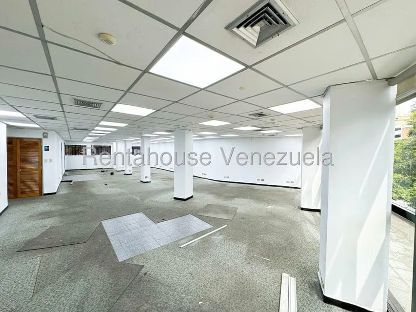 Comercial (Local Comercial) en Alquiler en Chacao, Distrito Metropolitano - 32