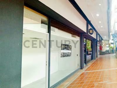 ¡TU NEGOCIO EN EL FOCO! Rento Local en Unicentro El Marqués ¡Punto Estratégico!