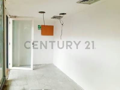 ¡TU NEGOCIO EN EL FOCO! Rento Local en Unicentro El Marqués ¡Punto Estratégico! - 2