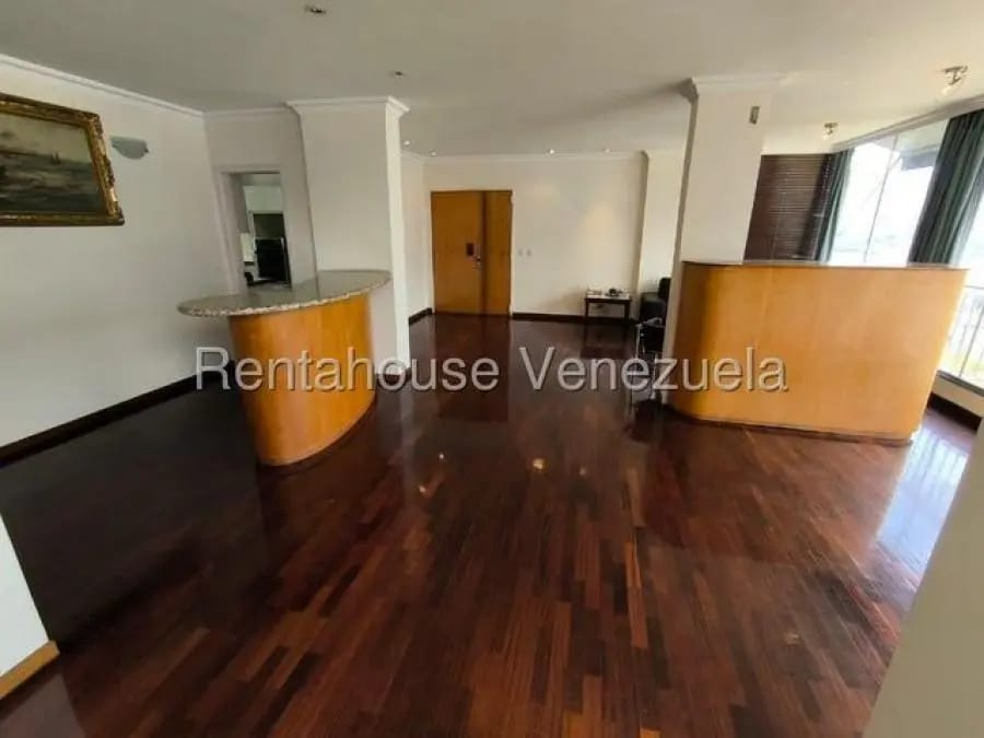 Apartamento en Alquiler en chuao Caracas