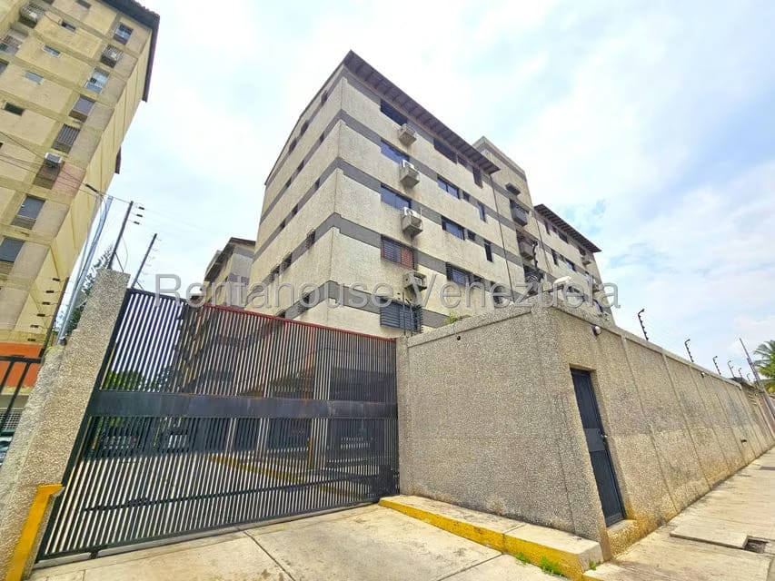 Apartamento (1 Nivel) en Venta en Club Hipico Las Trinitarias, Lara - 42