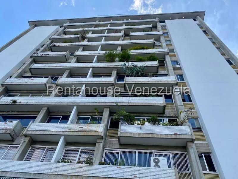 Apartamento (1 Nivel) en Alquiler en Los Palos Grandes, Distrito Metropolitano