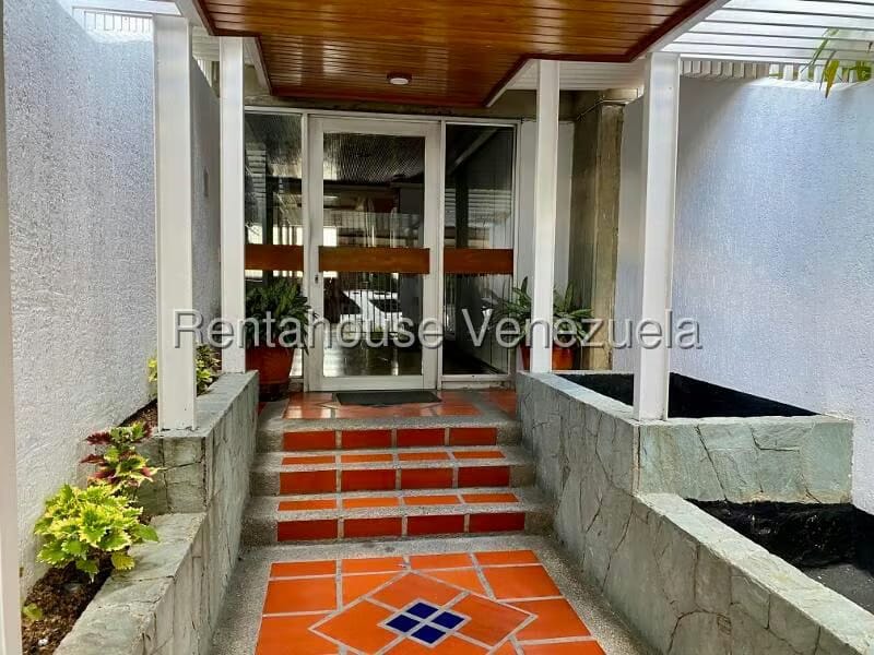 Apartamento (1 Nivel) en Alquiler en Los Palos Grandes, Distrito Metropolitano - 3