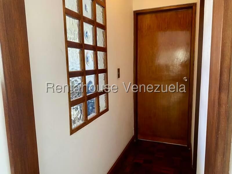 Apartamento (1 Nivel) en Alquiler en Los Palos Grandes, Distrito Metropolitano - 27