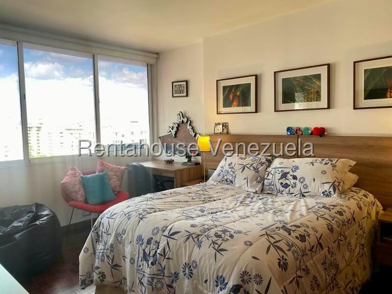 Apartamento (1 Nivel) en Alquiler en Los Palos Grandes, Distrito Metropolitano - 37