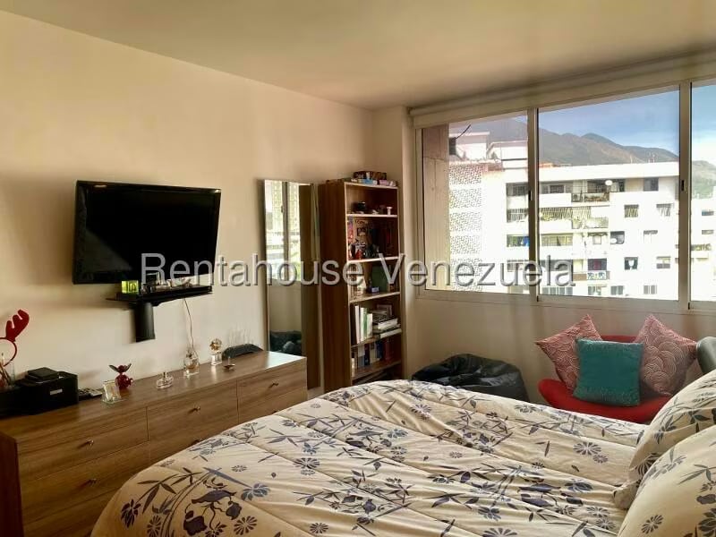 Apartamento (1 Nivel) en Alquiler en Los Palos Grandes, Distrito Metropolitano - 38