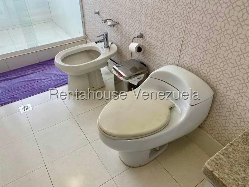 Apartamento (1 Nivel) en Alquiler en Los Palos Grandes, Distrito Metropolitano - 41