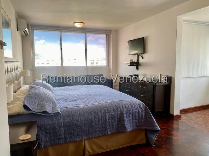 Apartamento (1 Nivel) en Alquiler en Los Palos Grandes, Distrito Metropolitano - 44