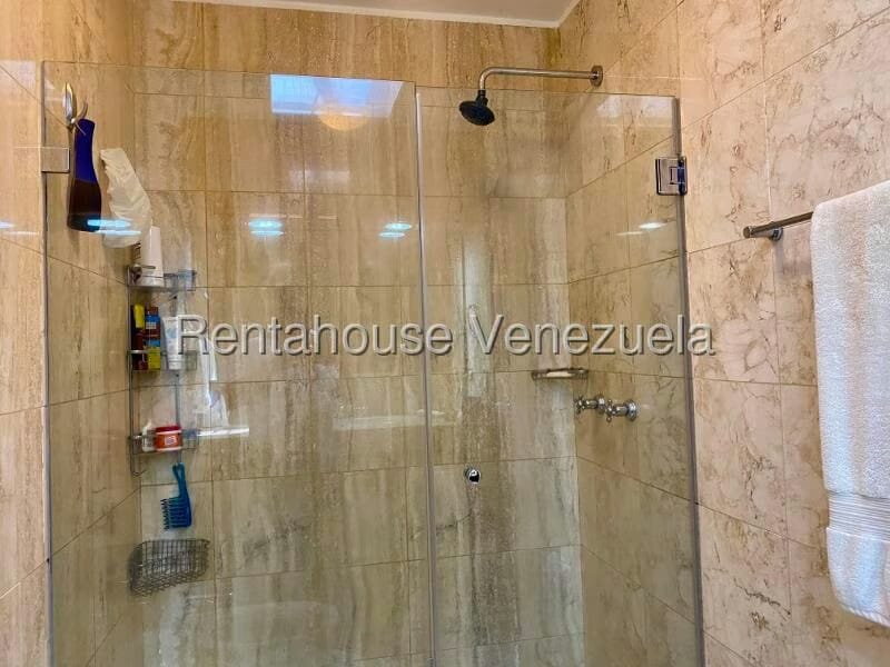 Apartamento (1 Nivel) en Alquiler en Los Palos Grandes, Distrito Metropolitano - 53
