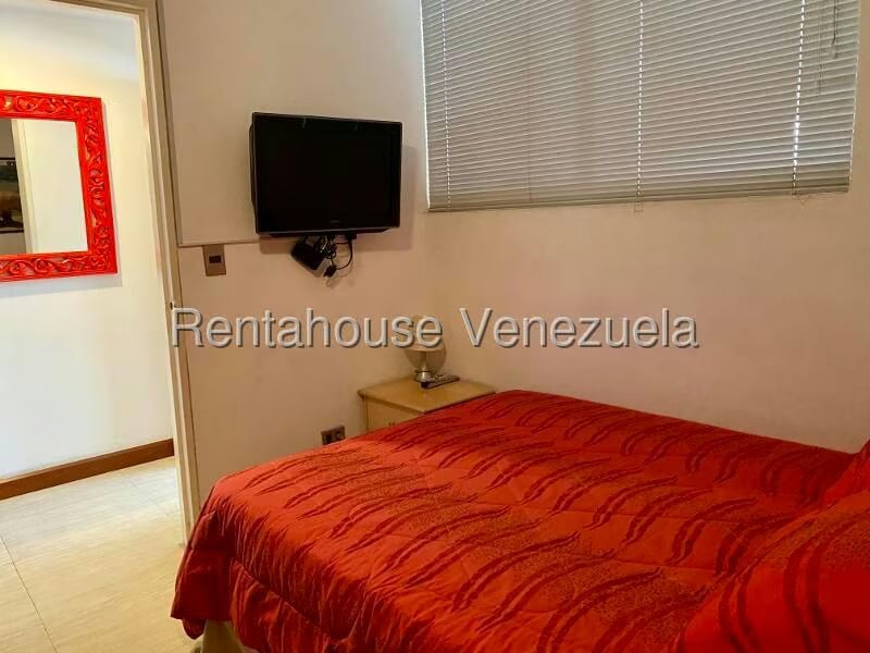 Apartamento (1 Nivel) en Alquiler en Los Palos Grandes, Distrito Metropolitano - 55
