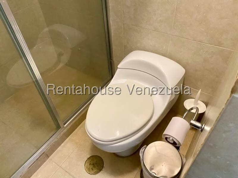 Apartamento (1 Nivel) en Alquiler en Los Palos Grandes, Distrito Metropolitano - 57