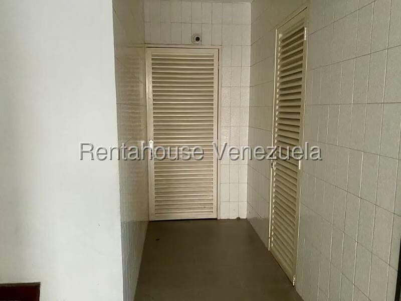 Apartamento (1 Nivel) en Alquiler en Los Palos Grandes, Distrito Metropolitano - 60