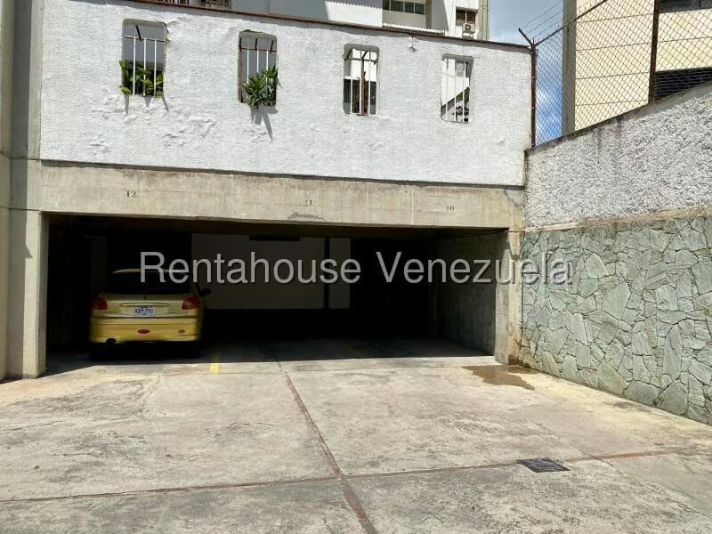 Apartamento (1 Nivel) en Alquiler en Los Palos Grandes, Distrito Metropolitano - 62