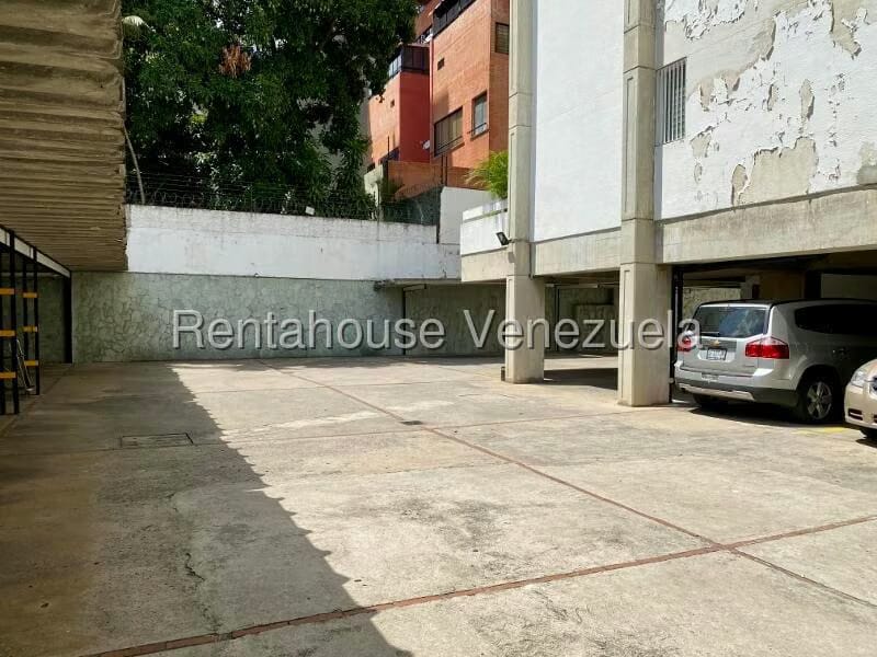 Apartamento (1 Nivel) en Alquiler en Los Palos Grandes, Distrito Metropolitano - 63