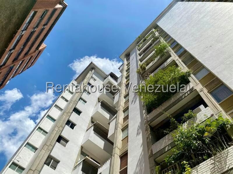 Apartamento (1 Nivel) en Alquiler en Los Palos Grandes, Distrito Metropolitano - 65