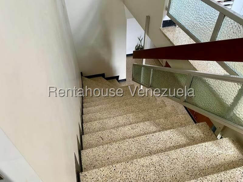 Apartamento (1 Nivel) en Alquiler en Los Palos Grandes, Distrito Metropolitano - 68