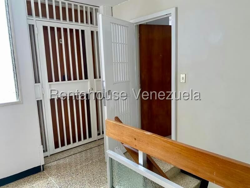 Apartamento (1 Nivel) en Alquiler en Los Palos Grandes, Distrito Metropolitano - 69