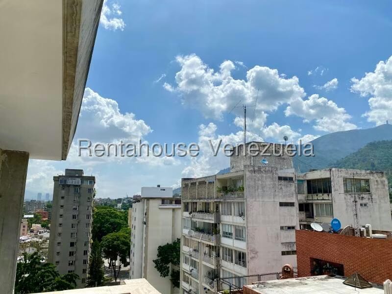 Apartamento (1 Nivel) en Alquiler en Los Palos Grandes, Distrito Metropolitano - 72
