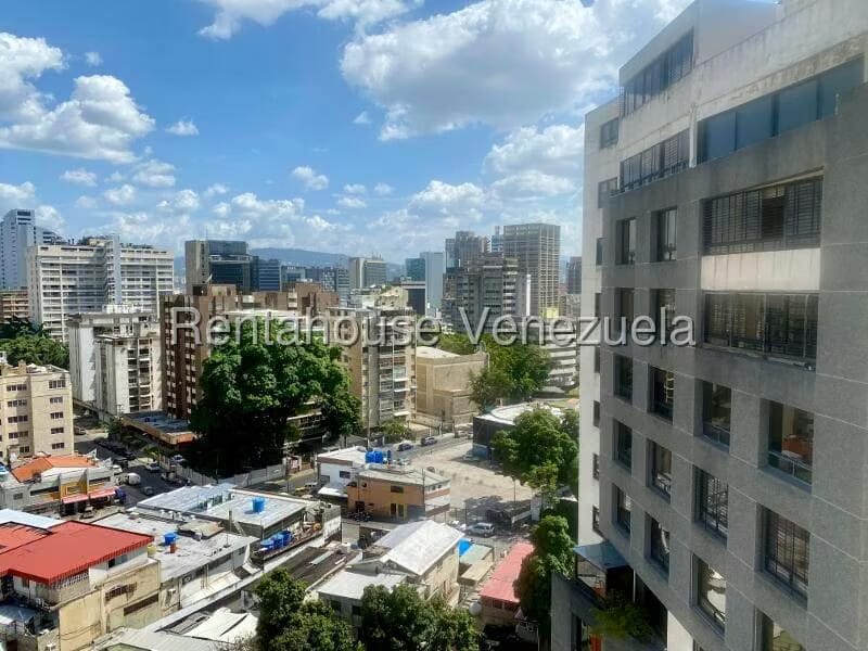 Apartamento (1 Nivel) en Alquiler en Los Palos Grandes, Distrito Metropolitano - 77