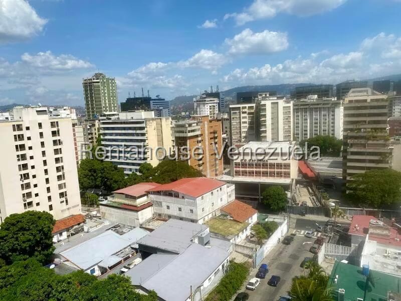 Apartamento (1 Nivel) en Alquiler en Los Palos Grandes, Distrito Metropolitano - 78