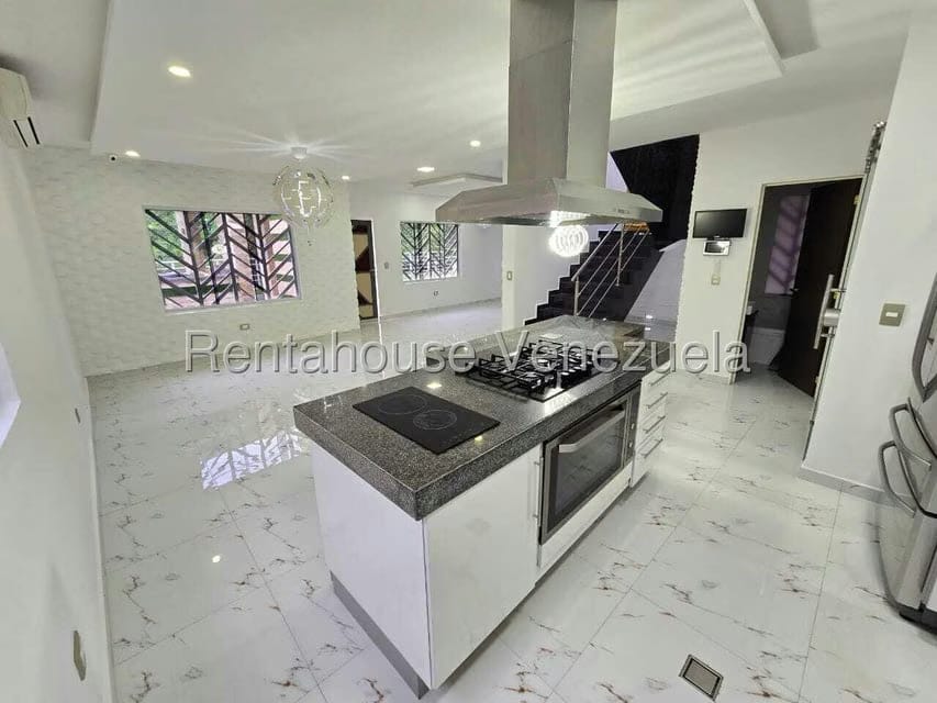 Townhouse (Duplex) en Venta en Colinas de Santa Monica, Distrito Metropolitano - 21