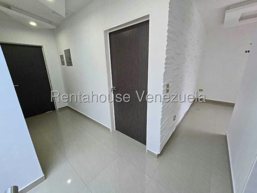 Townhouse (Duplex) en Venta en Colinas de Santa Monica, Distrito Metropolitano - 23