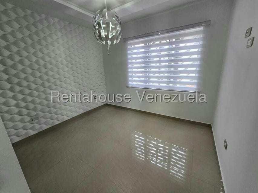 Townhouse (Duplex) en Venta en Colinas de Santa Monica, Distrito Metropolitano - 27