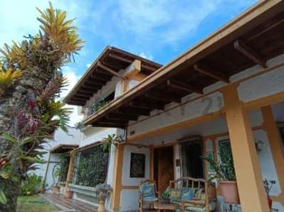 VENTA DE CASA EN LA POMARROSA, SAN ANTONIO DE LOS ALTOS