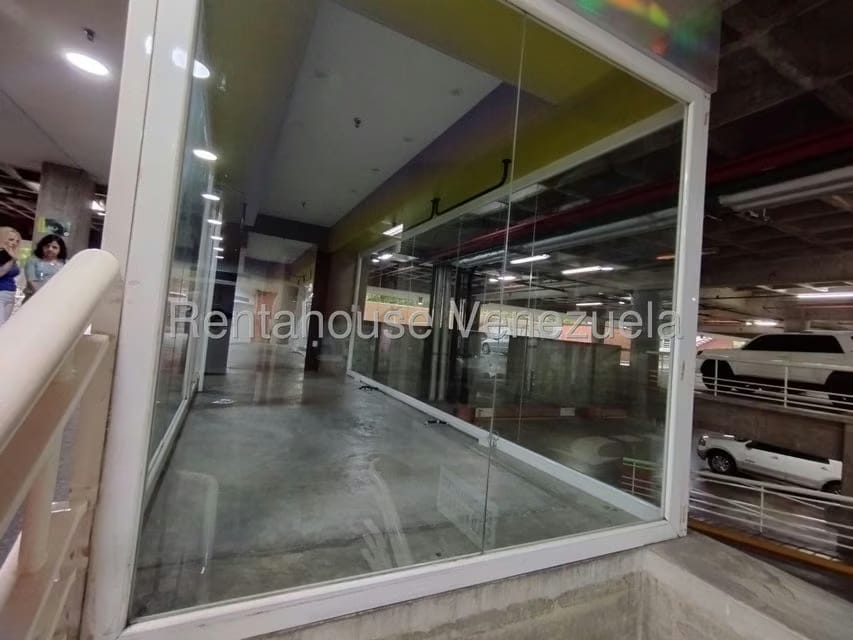 Comercial (Local Comercial) en Alquiler en Colinas de Valle Arriba, Distrito Metropolitano - 4
